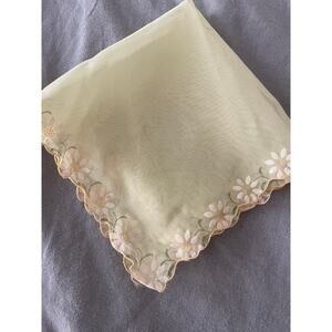 Vintage Daisy Edged Yellow Handkerchief